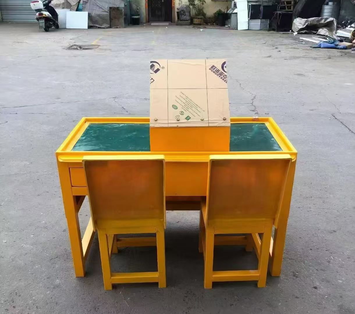 什玲镇防静电导通桌井下煤矿火工品发放桌：危险品流转的安全守护者